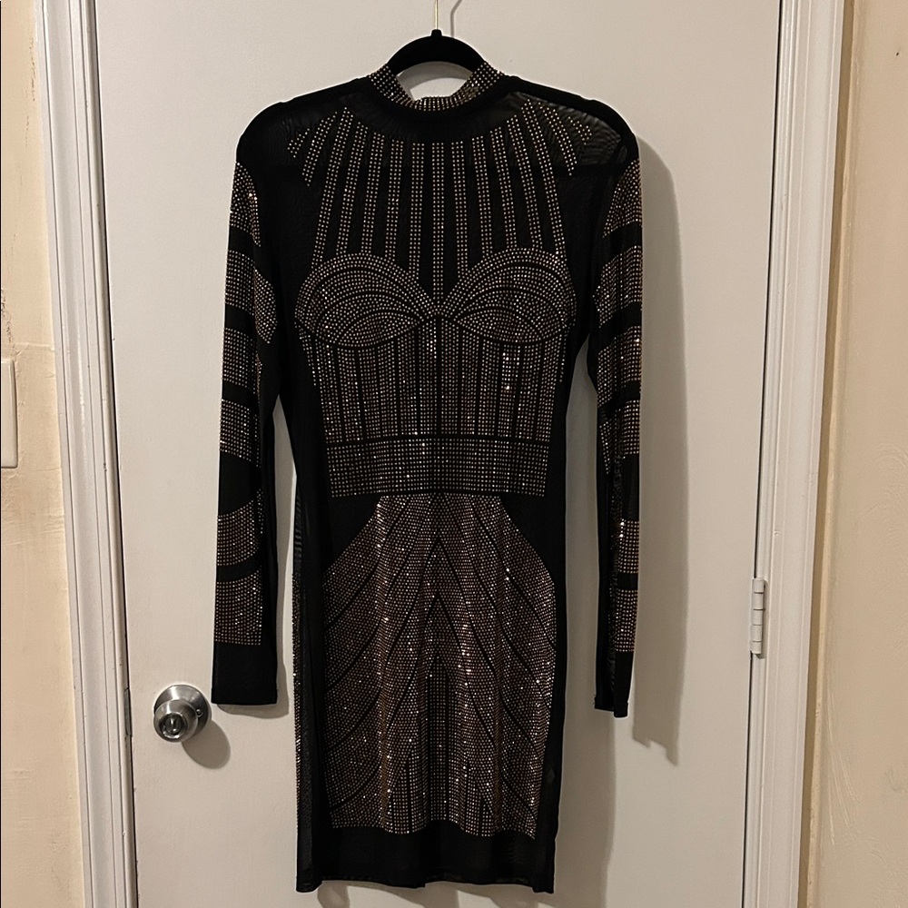 Elegant Black and Gold Long Sleeve Dress